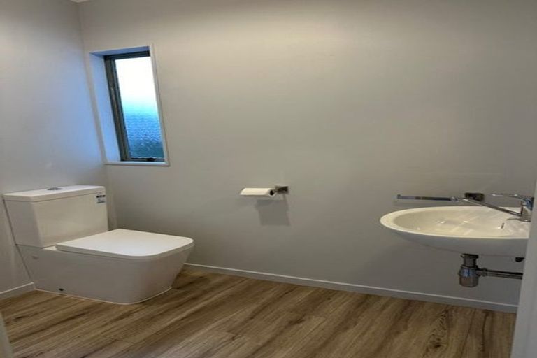 Photo of property in 1415 Whangaparaoa Road, Army Bay, Whangaparaoa, 0930