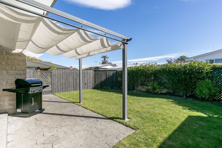 Photo of property in 2/7 Gebbie Road, Taradale, Napier, 4112