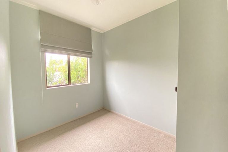 Photo of property in 2/16 Seabrook Avenue, New Lynn, Auckland, 0600