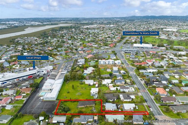 Photo of property in 29 Flanshaw Road, Te Atatu South, Auckland, 0610