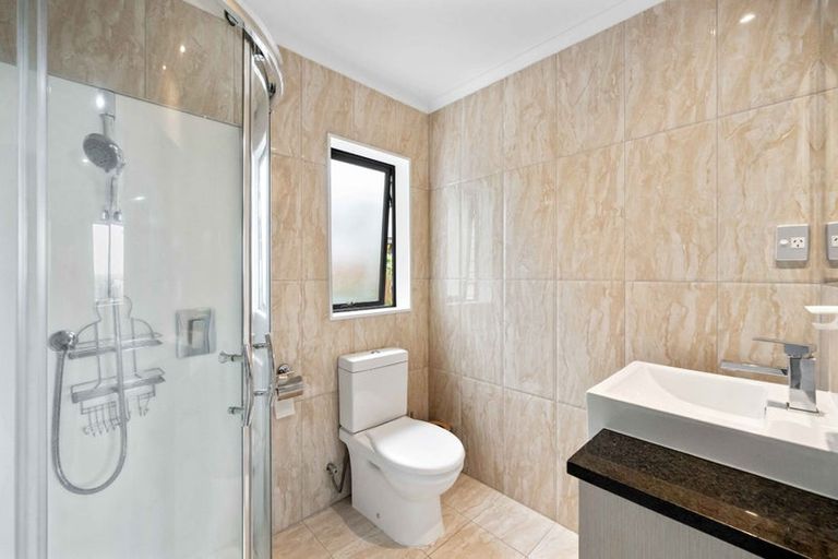 Photo of property in 19 Kereru Rise, Papakura, 2110