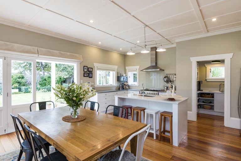 Photo of property in 135 Russell Street, Palmerston North, 4414