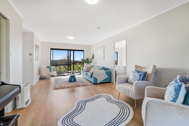 Photo of property in 24 Bronzewing Terrace, Unsworth Heights, Auckland, 0632