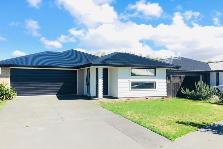 Photo of property in 18 Mclendon Green, Belfast, Christchurch, 8051