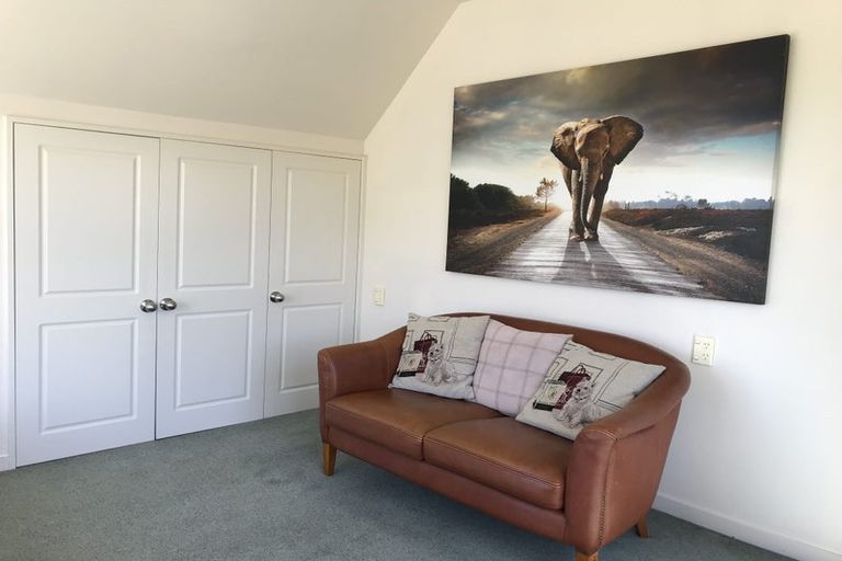 Photo of property in 2/271 Memorial Avenue, Burnside, Christchurch, 8053