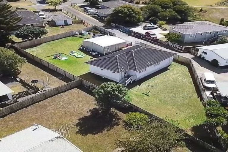 Photo of property in 12 Igloo Place, Red Hill, Papakura, 2110