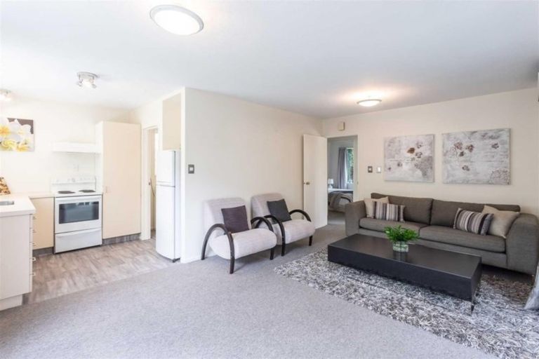 Photo of property in 35 Dilworth Street, Riccarton, Christchurch, 8041