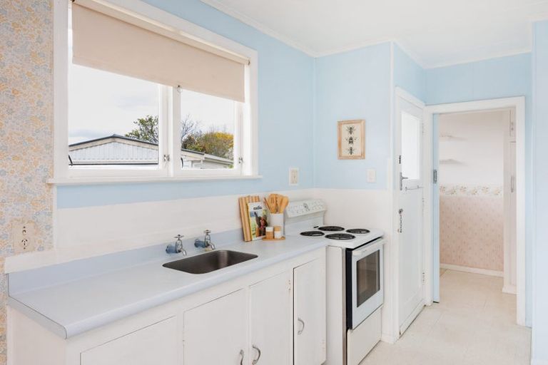 Photo of property in 5 Kaituna Street, Milson, Palmerston North, 4414