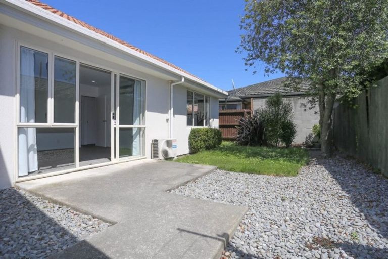 Photo of property in 4/2 Broadbent Street, Riccarton, Christchurch, 8041