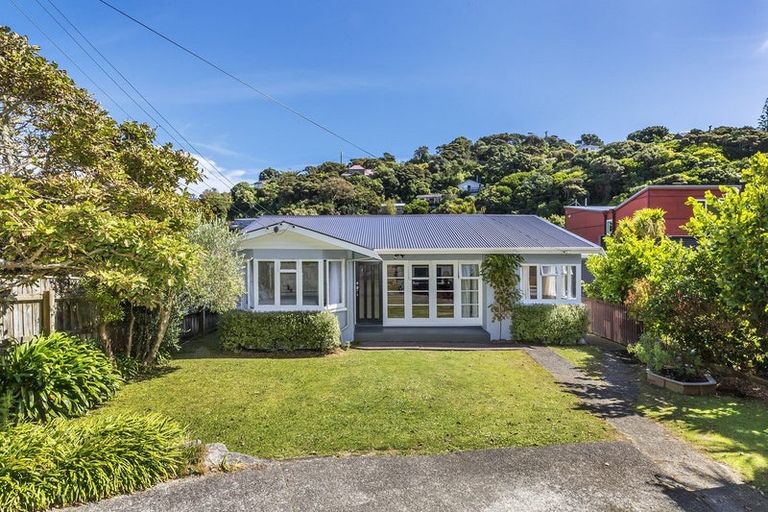 Photo of property in 49 Cluny Road, Plimmerton, Porirua, 5026