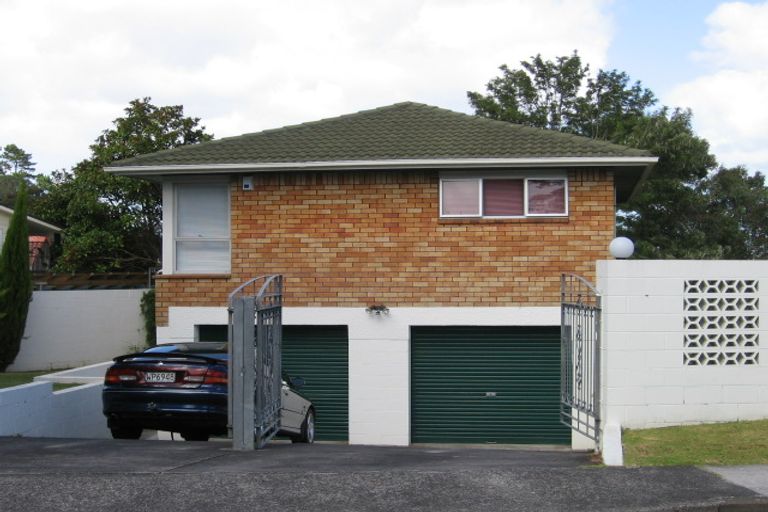 Photo of property in 112 Aeroview Drive, Beach Haven, Auckland, 0626