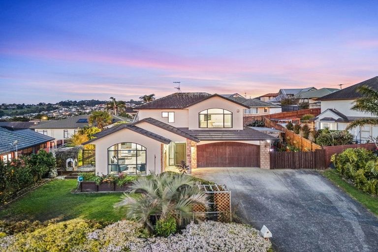 Photo of property in 7 Lamia Place, The Gardens, Auckland, 2105