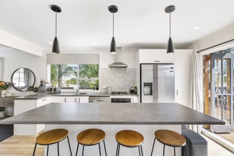 Photo of property in 18 Murillo Place, Henderson, Auckland, 0612