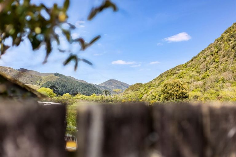 Photo of property in 41 Parenga Street, Wainuiomata, Lower Hutt, 5014