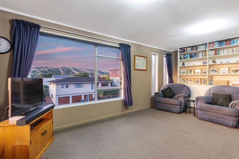 Photo of property in 5 Brora Crescent, Papakowhai, Porirua, 5024