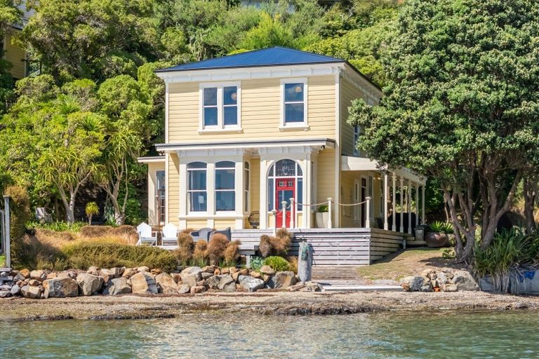 Photo of property in 55 Paremata Road, Paremata, Porirua, 5024