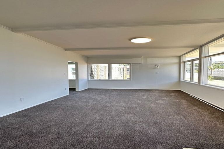 Photo of property in 9 Harbour Park Terrace, Khandallah, Wellington, 6035