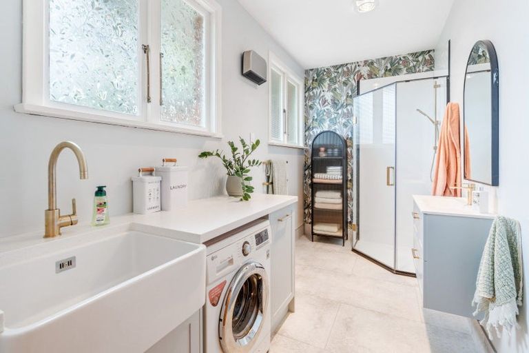 Photo of property in 16 Beaumaris Street, Outram, 9019