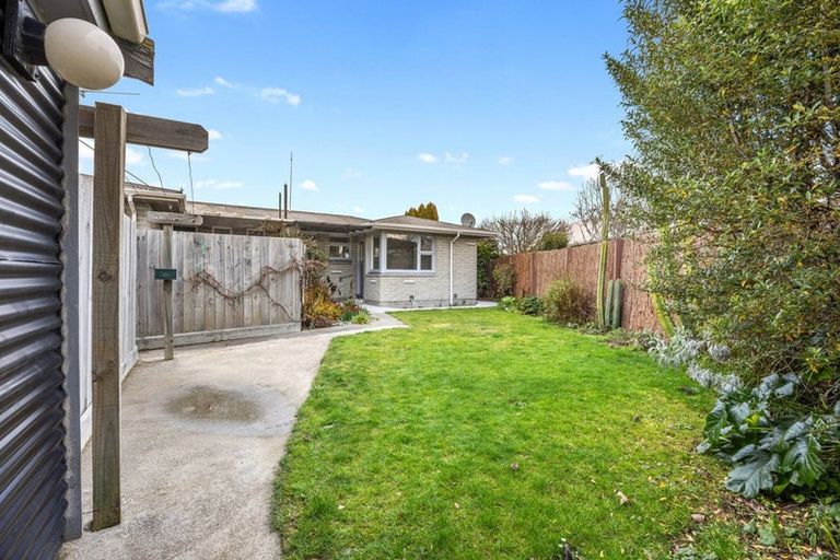 Photo of property in 2/3 Roberta Drive, Somerfield, Christchurch, 8024