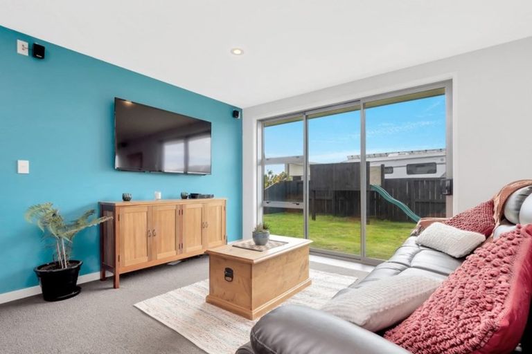 Photo of property in 11 Coutts Street, Papamoa Beach, Papamoa, 3118