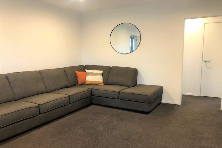 Photo of property in 1/56 Sandwich Road, Saint Andrews, Hamilton, 3200