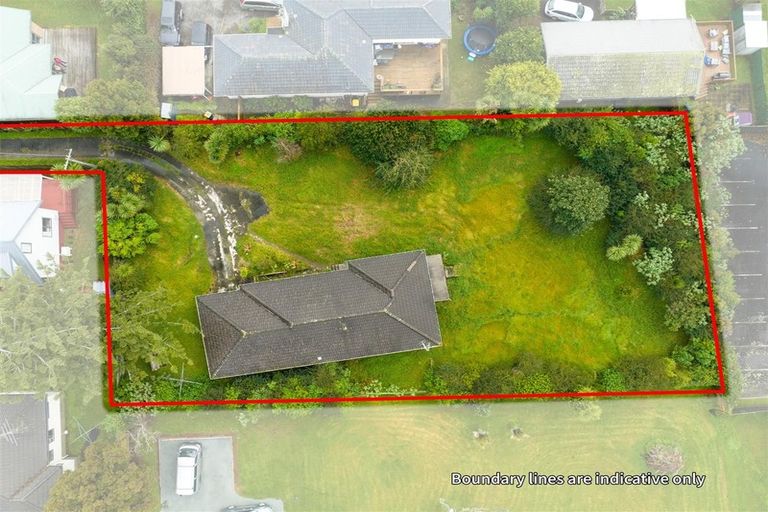 Photo of property in 29 Flanshaw Road, Te Atatu South, Auckland, 0610