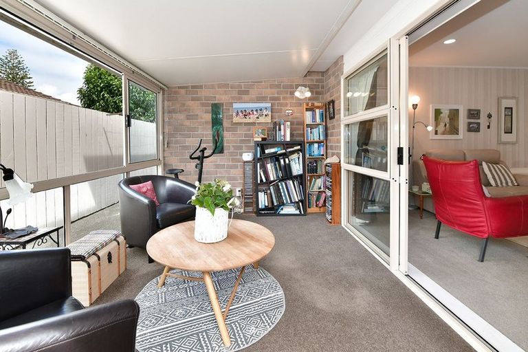 Photo of property in 2/11 Milton Road, Orewa, 0931