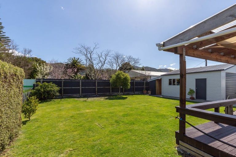 Photo of property in 31 Johnston Street, Featherston, 5710