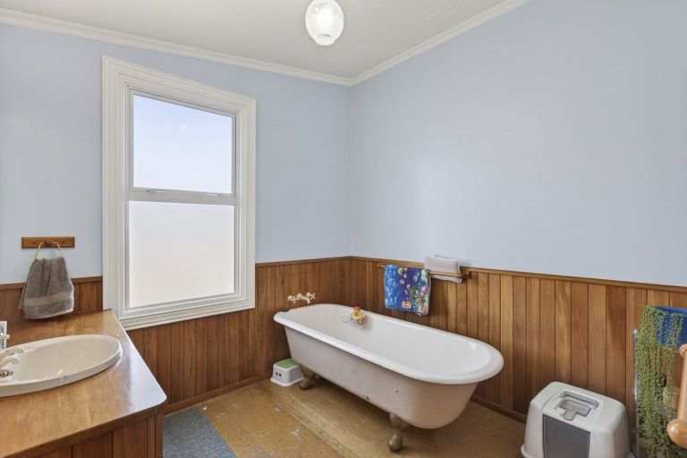 Photo of property in 14 Mouatt Street, Waitara, 4320