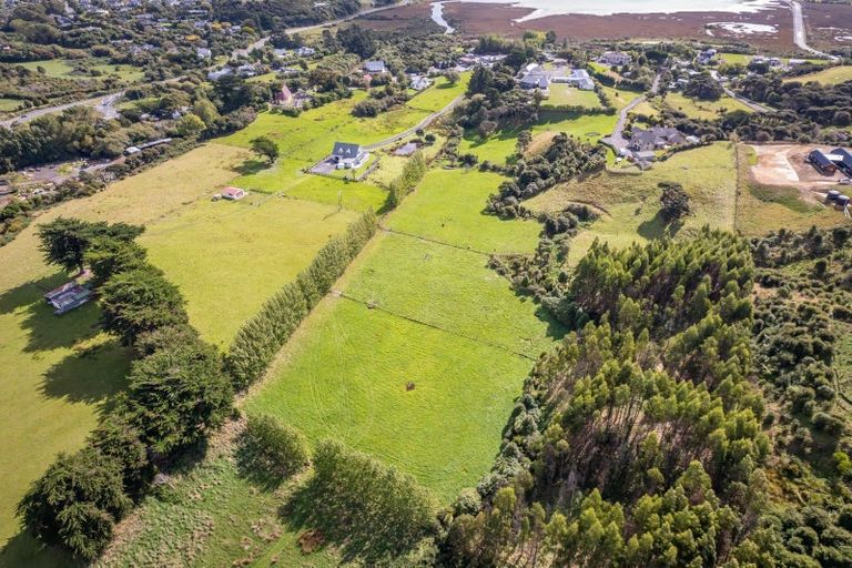 Photo of property in 32 Paekakariki Hill Road, Pauatahanui, Porirua, 5381