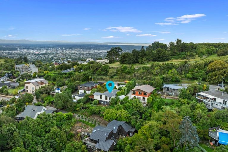 Photo of property in 214 Dyers Pass Road, Cashmere, Christchurch, 8022