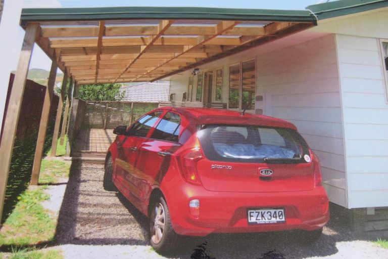 Photo of property in 16a Hampton Hill Road, Tawa, Wellington, 5028