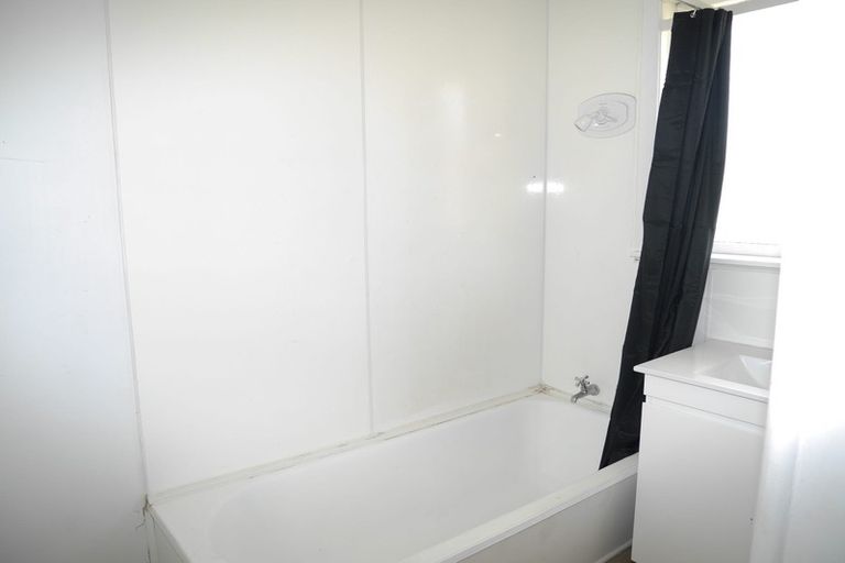 Photo of property in 7-9 York Place, Cannons Creek, Porirua, 5024