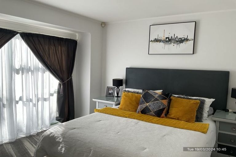 Photo of property in 2/20 Tarnica Road, Northpark, Auckland, 2013