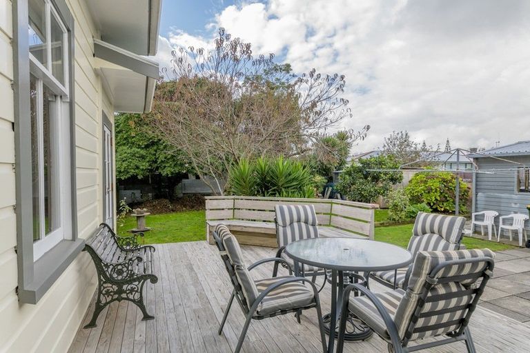 Photo of property in 2 Weraroa Road, Levin, 5510