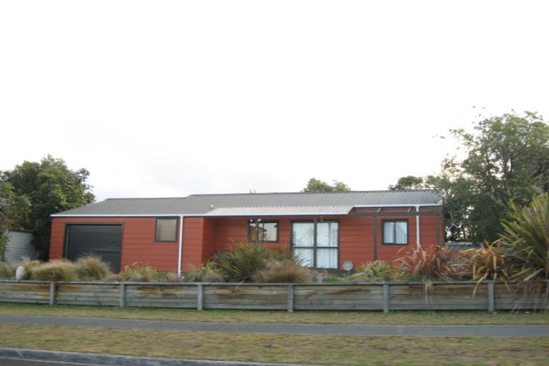 Photo of property in 13 Te Waaka Terrace, Kuratau, Turangi, 3381