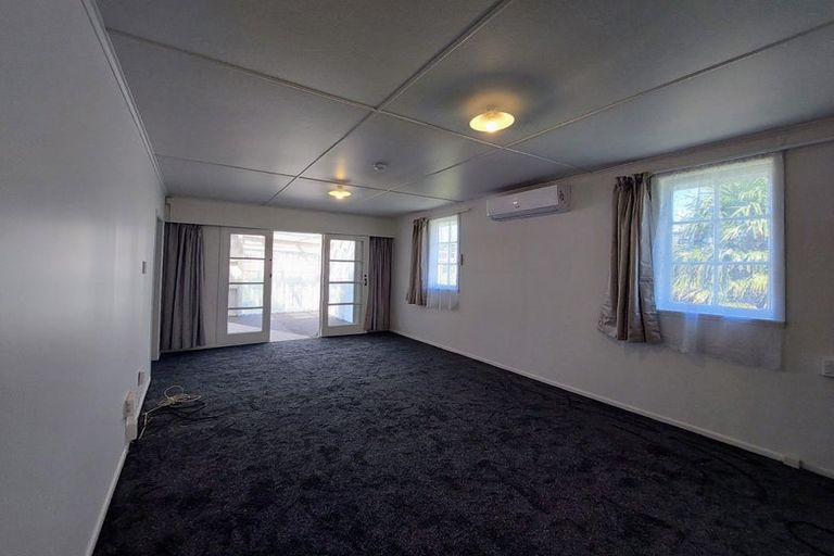 Photo of property in 41 Churchill Avenue, Manurewa, Auckland, 2102