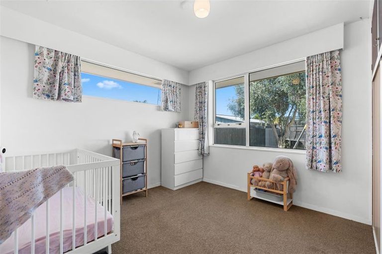 Photo of property in 13 Davidson Crescent, Hornby, Christchurch, 8042