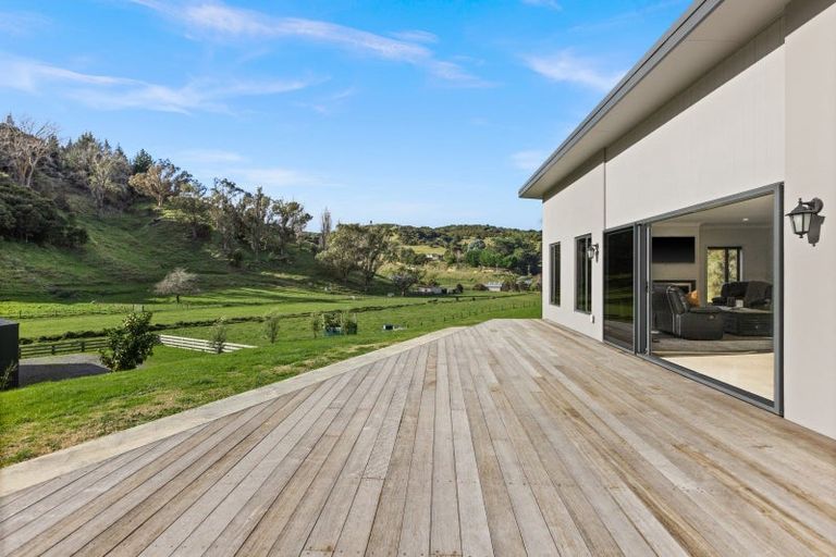 Photo of property in 16 Seafield Road, Eskdale, Napier, 4182