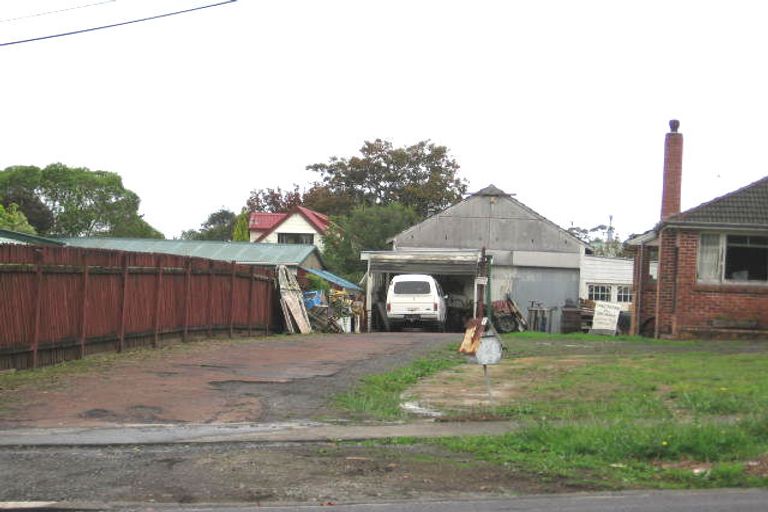 Photo of property in 1/42a Woodglen Road, Glen Eden, Auckland, 0602