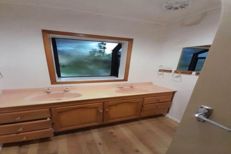 Photo of property in 41 Pegler Drive, Howick, Auckland, 2014