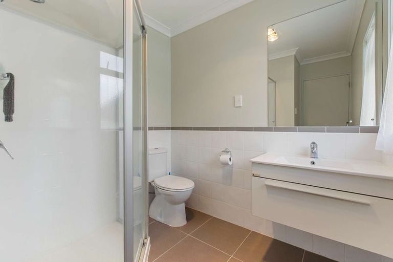 Photo of property in 114 Porchester Road, Papakura, 2110