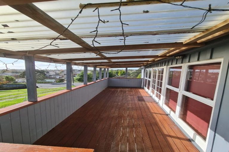 Photo of property in 39 Sunnyside Road, Sunnyvale, Auckland, 0612