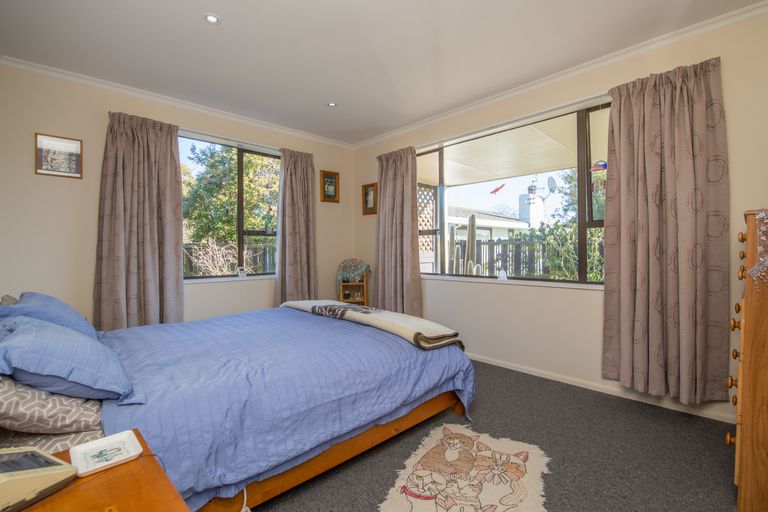 Photo of property in 16 Taiaroa Place, Southbridge, 7602