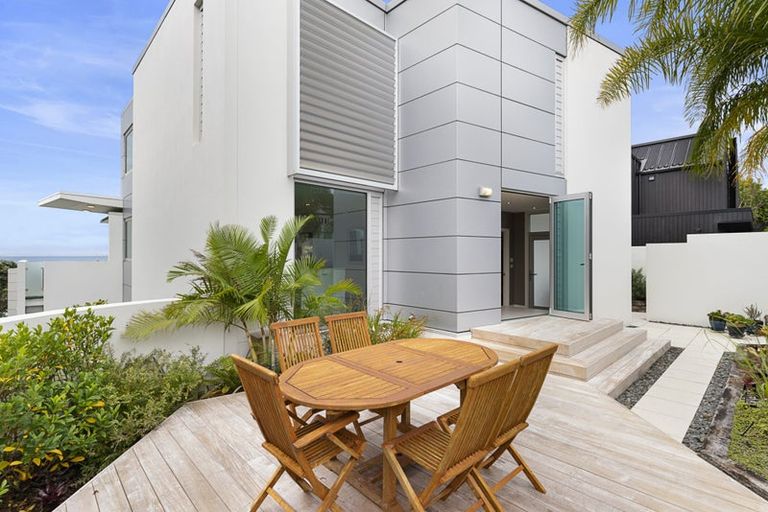 Photo of property in 11a Bournemouth Terrace, Murrays Bay, Auckland, 0630