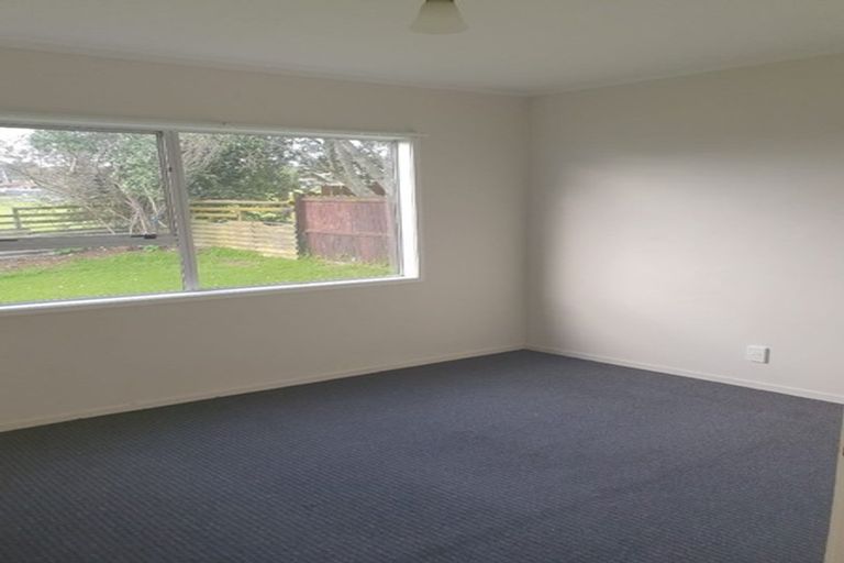 Photo of property in 2/22 Darnell Crescent, Clover Park, Auckland, 2019