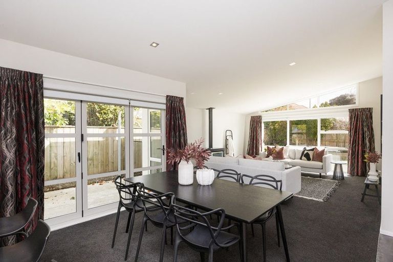 Photo of property in 16 Hardie Street, Hokowhitu, Palmerston North, 4410