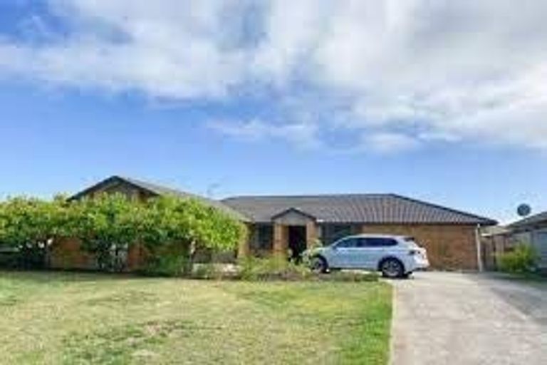 Photo of property in 18 Winchester Place, Rototuna North, Hamilton, 3210