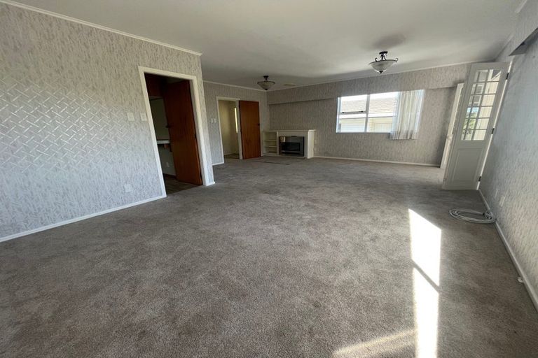 Photo of property in 18 Eastview Grove, Normandale, Lower Hutt, 5010