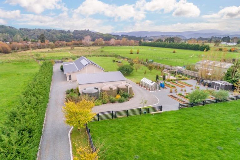 Photo of property in 39 Mangaroa Valley Road, Mangaroa, Upper Hutt, 5371